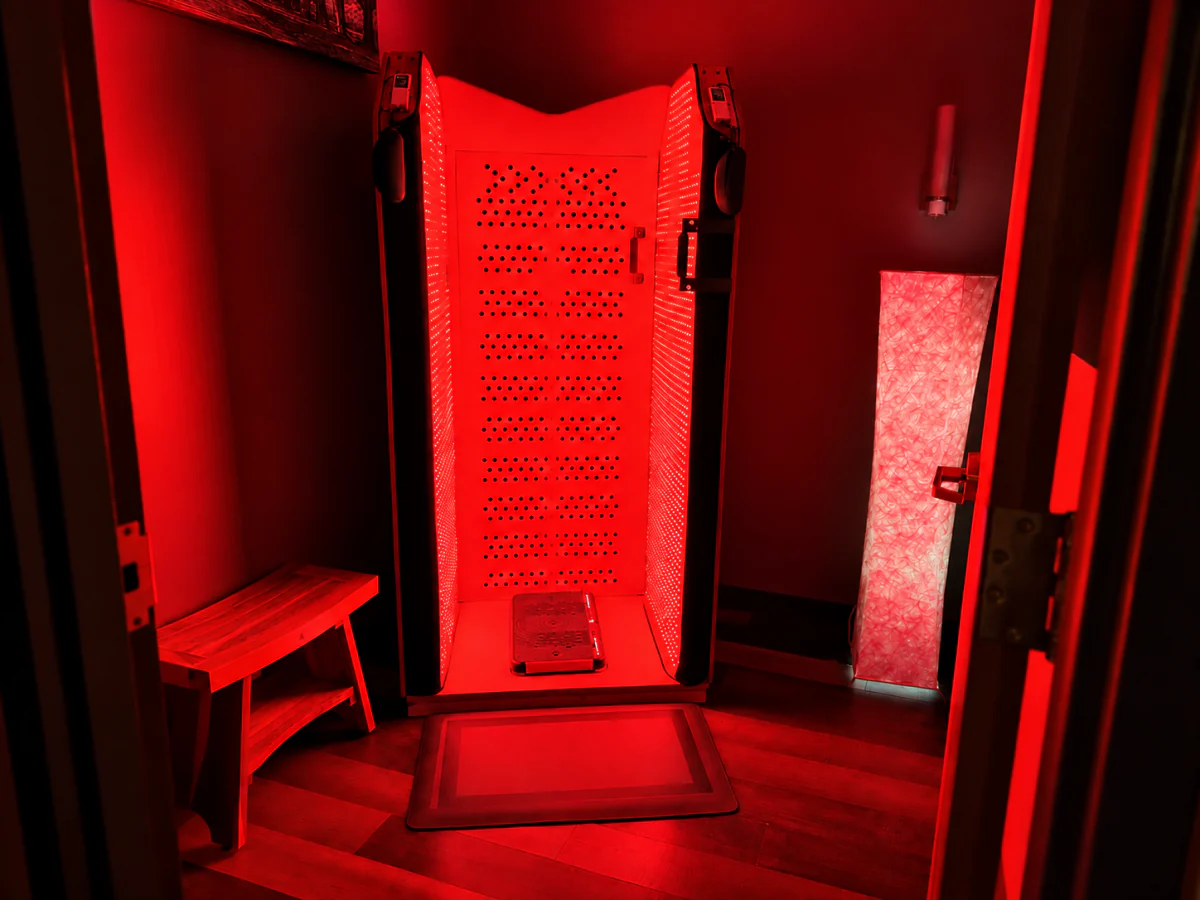 Red light booth and vibration plate at Serenus